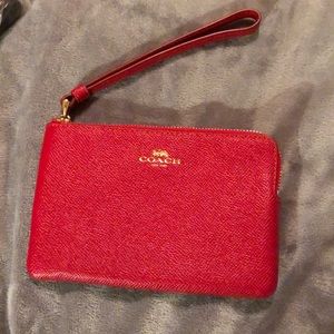🌹Coach Factory red & gold corner zip wristlet $78